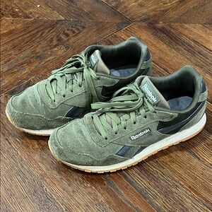 Reebok 8.5 Classic Harman Olive Suede